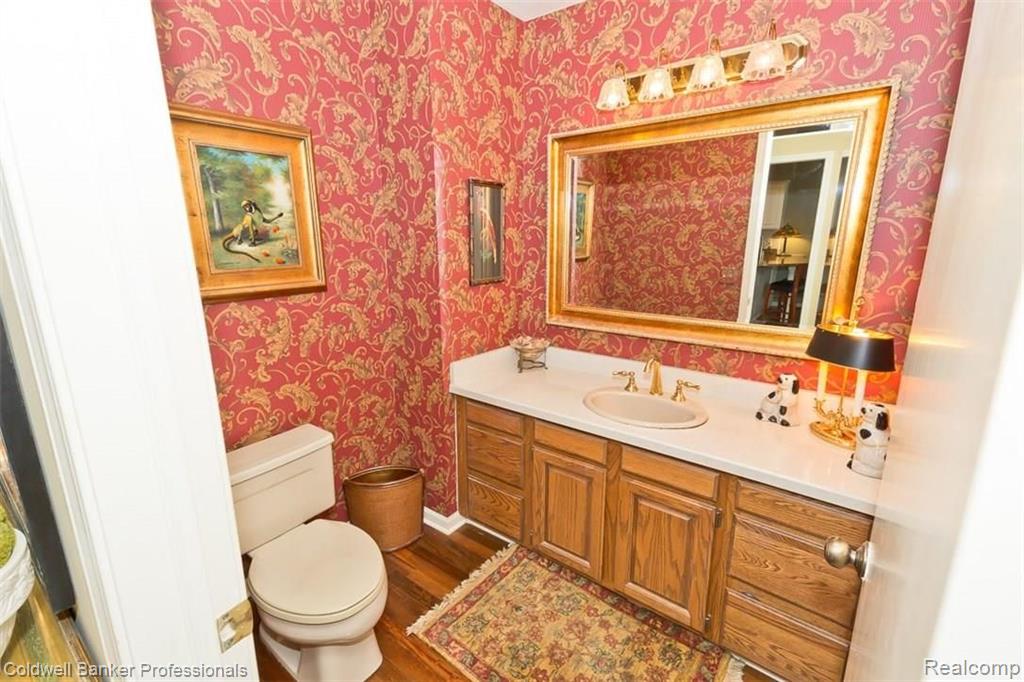 23735 Ravineview Court Bingham Farms, MI 48025 - Photo 10 of 28
