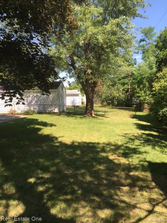 28029 West Nine Mile Road Farmington Hills, MI 48336 - Photo 26 of 36
