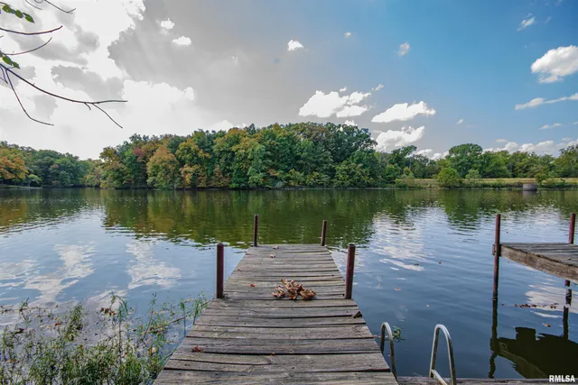 $400,000 | 18459 North Miller Lake Lane, Mount Vernon, IL 62864