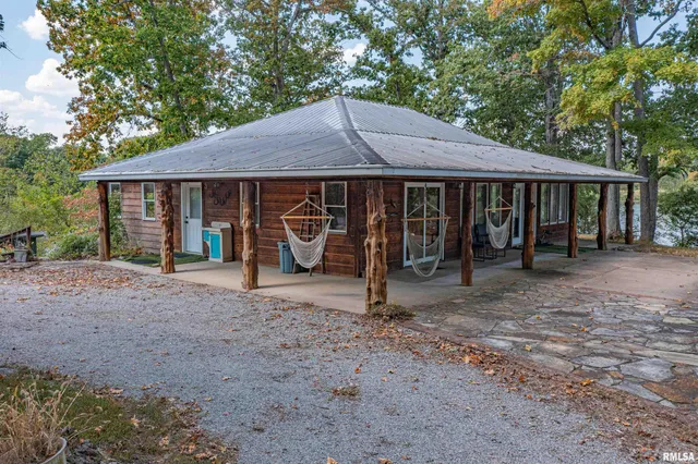 $400,000 | 18459 North Miller Lake Lane, Mount Vernon, IL 62864