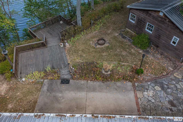 $400,000 | 18459 North Miller Lake Lane, Mount Vernon, IL 62864