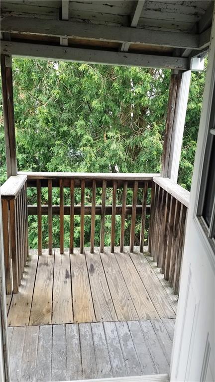 320 2nd Street Butler, PA 16001 - Photo 14 of 23 Top unit entry porch