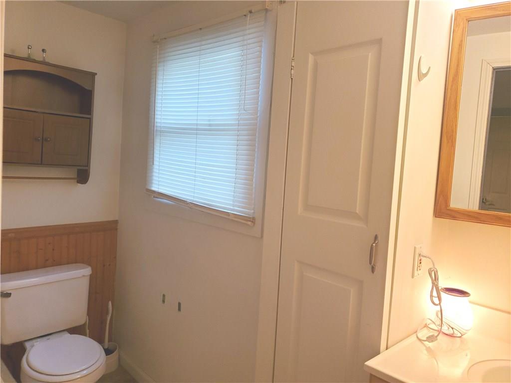 320 2nd Street Butler, PA 16001 - Photo 23 of 23 Bottom unit bath