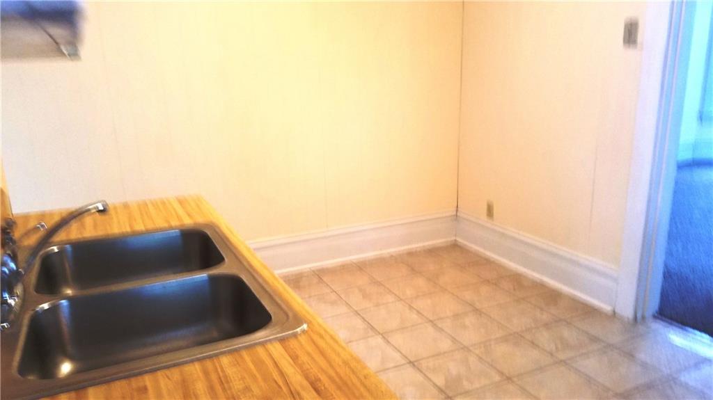 320 2nd Street Butler, PA 16001 - Photo 9 of 23 Top unit Kitchen