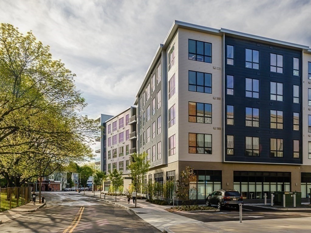 3531 Washington Street, Unit 402 Boston, MA 02130 - Photo 11 of 11 a view of a building and a street