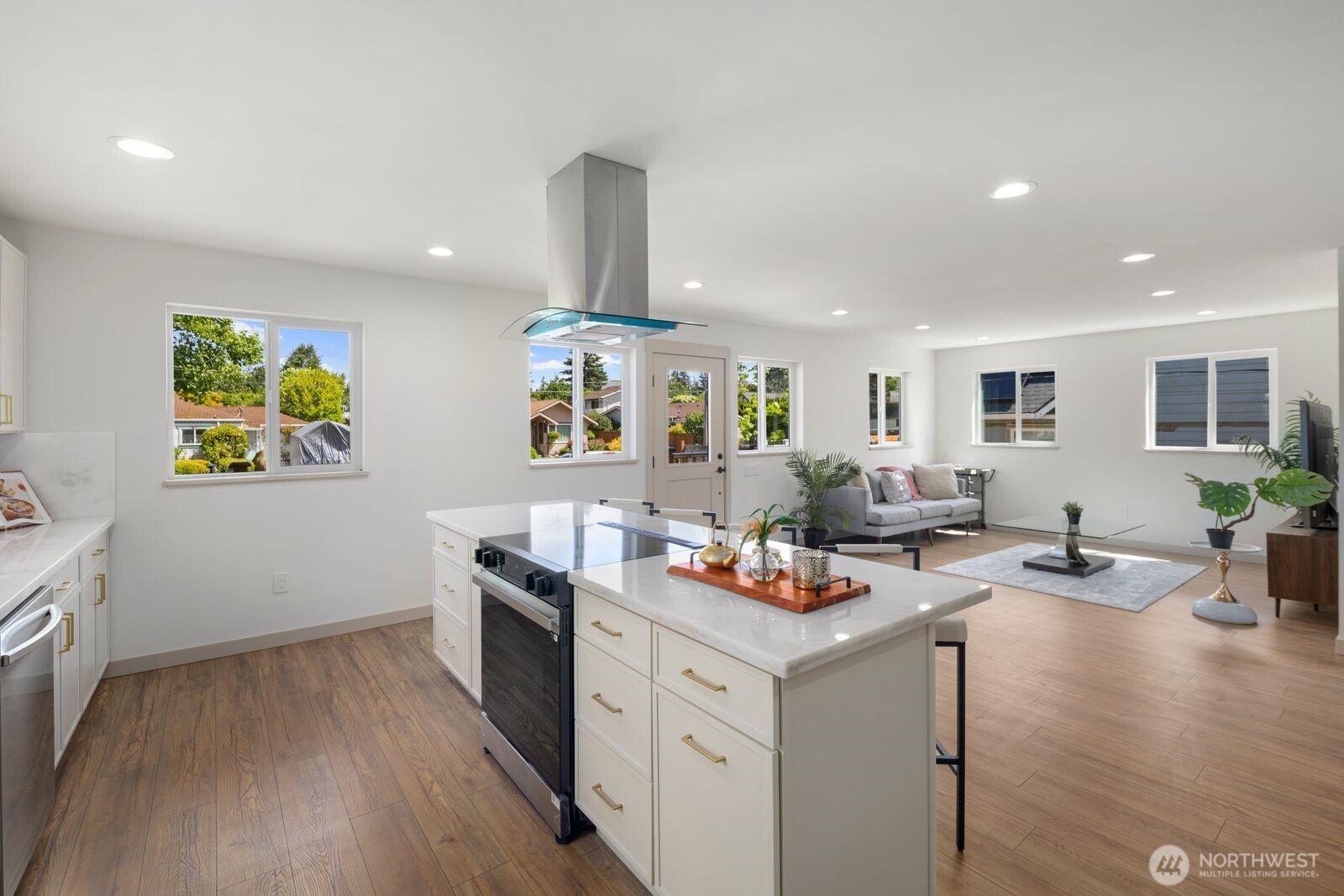 1249 Southwest 151st Street Seattle, WA 98166 - Photo 12 of 38