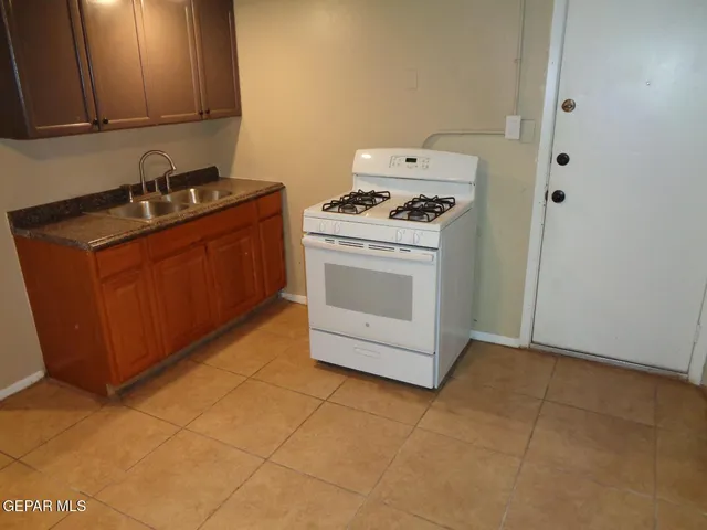 $695 | 1309 East Rio Grande Avenue, Unit 6, El Paso, TX 79902