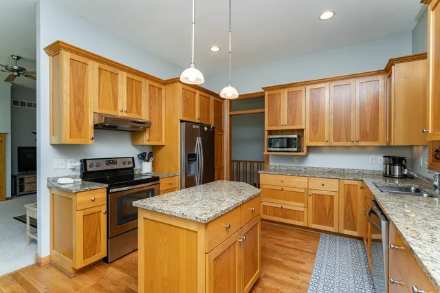 $550,000 | 3057 Scanlan Lane Northeast, Rochester, MN 55906