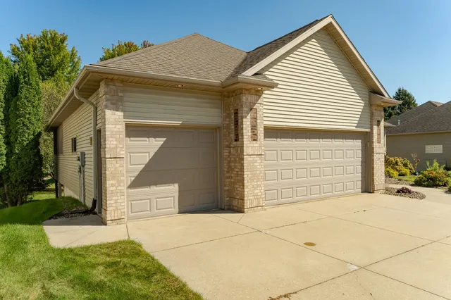 $550,000 | 3057 Scanlan Lane Northeast, Rochester, MN 55906