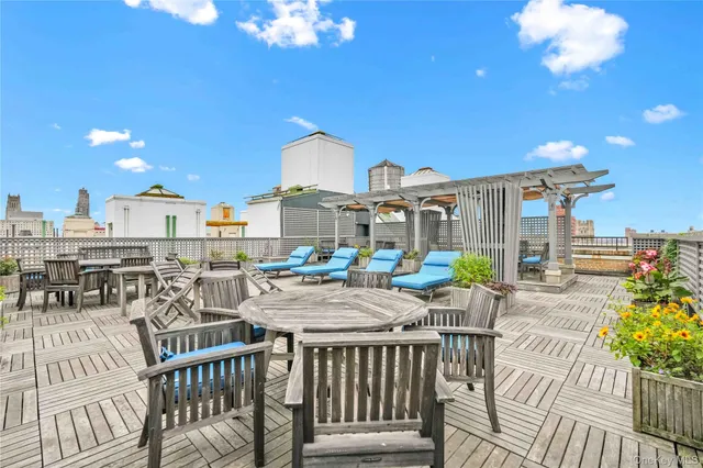 $699,999 | 390 Riverside Drive, Unit 15D | Morningside Heights