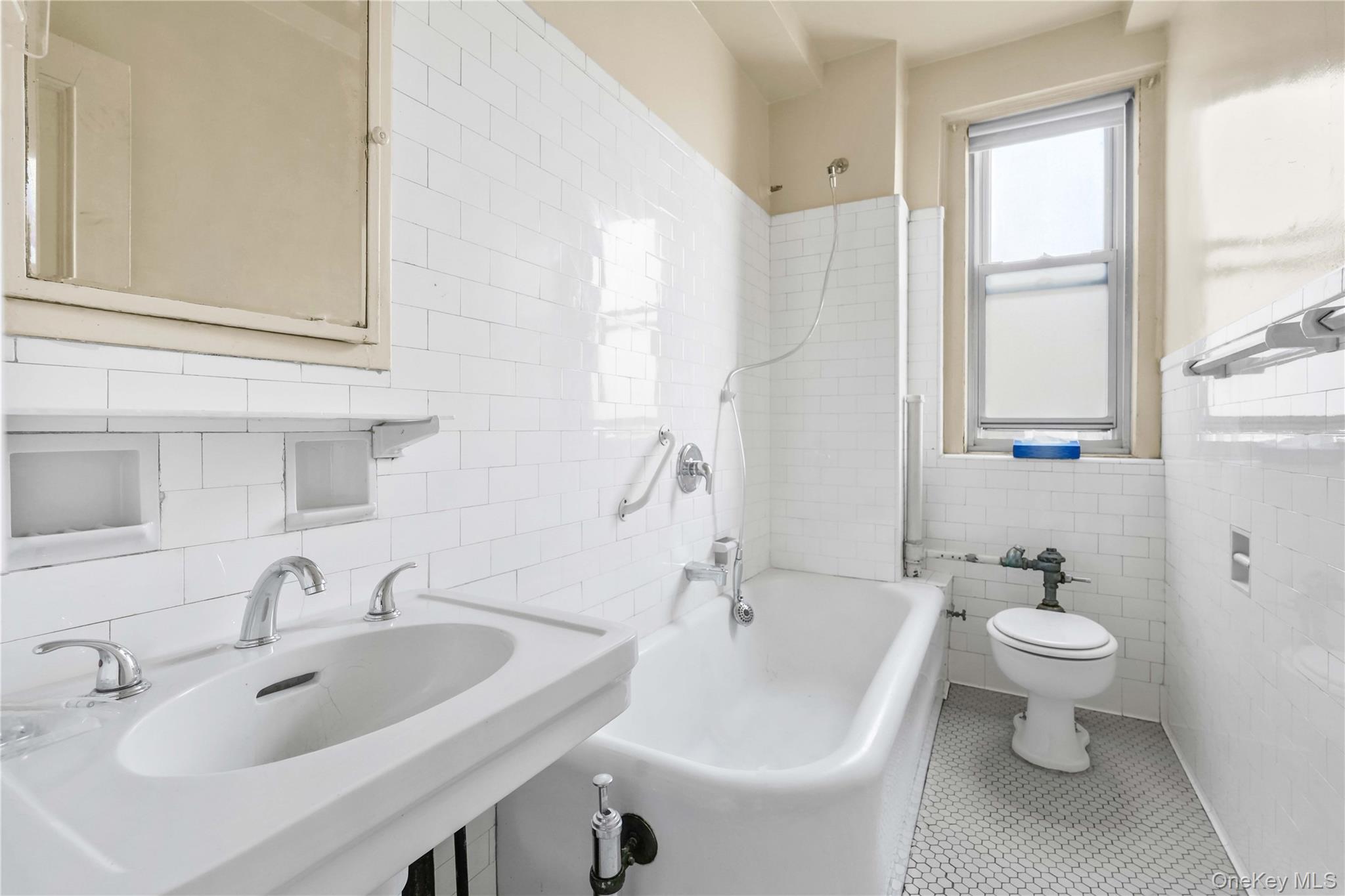 390 Riverside Drive, Unit 15D Manhattan, NY 10025 - Photo 13 of 29