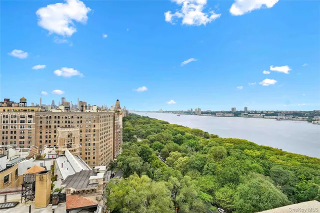 $699,999 | 390 Riverside Drive, Unit 15D | Morningside Heights