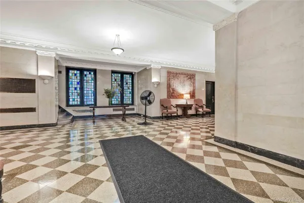 $678,000 | 390 Riverside Drive, Unit 15D | Morningside Heights