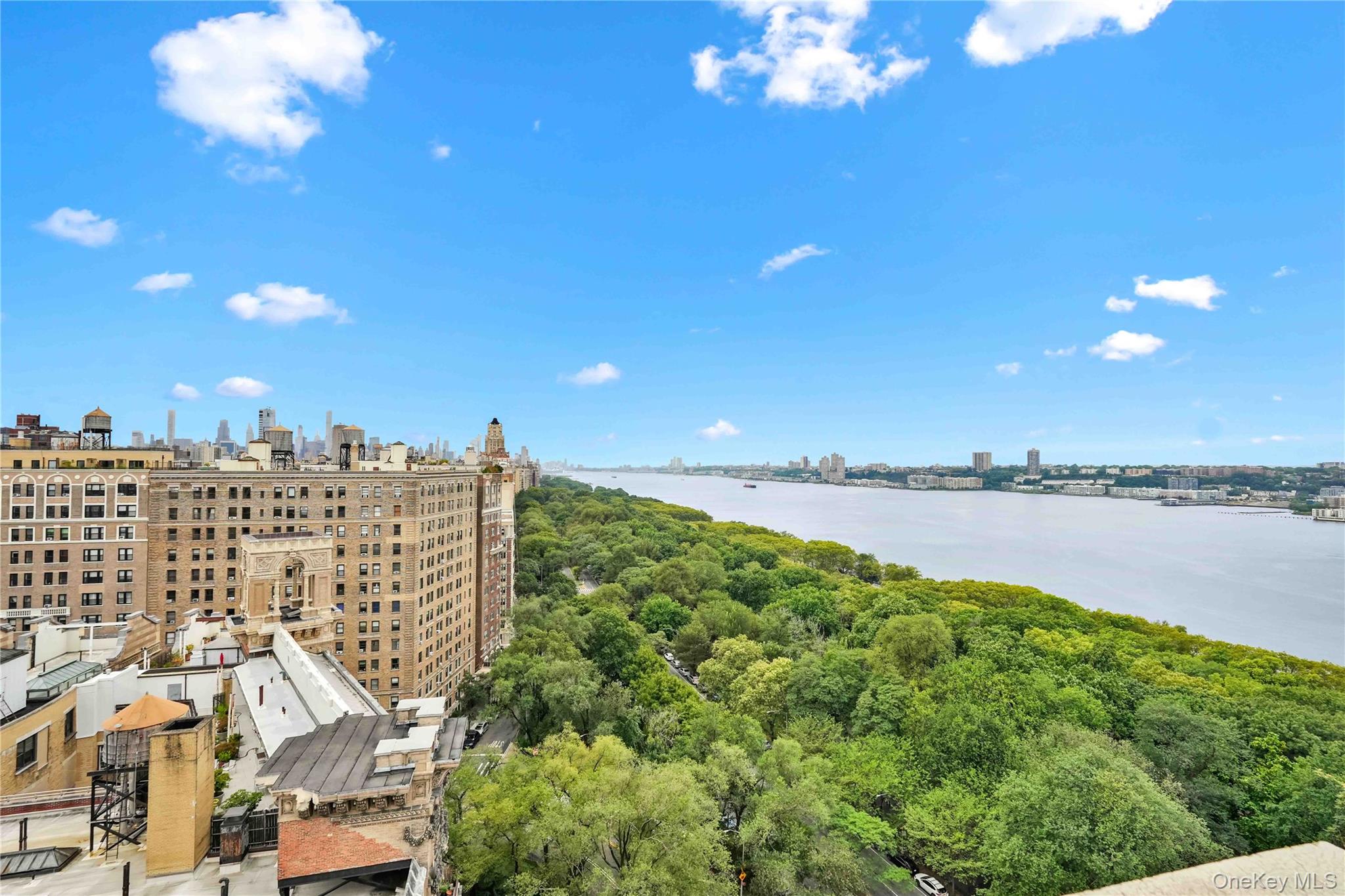 390 Riverside Drive, Unit 15D Manhattan, NY 10025 - Photo 25 of 29 Water view featuring city skyline