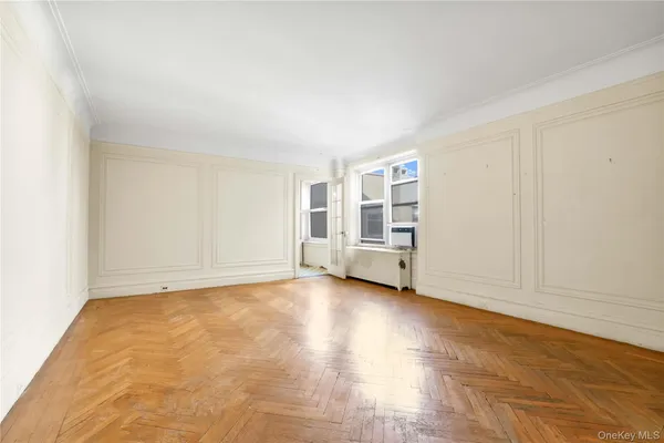 $678,000 | 390 Riverside Drive, Unit 15D | Morningside Heights