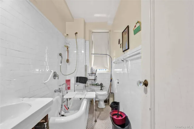 $699,999 | 390 Riverside Drive, Unit 15D | Morningside Heights