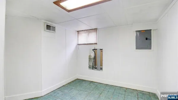 $525,000 | 34 Greenlawn Drive, Lodi, NJ 07644