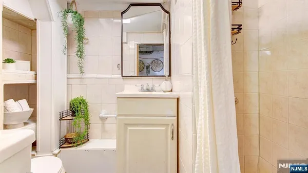 $525,000 | 34 Greenlawn Drive, Lodi, NJ 07644