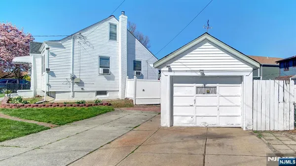 $525,000 | 34 Greenlawn Drive, Lodi, NJ 07644