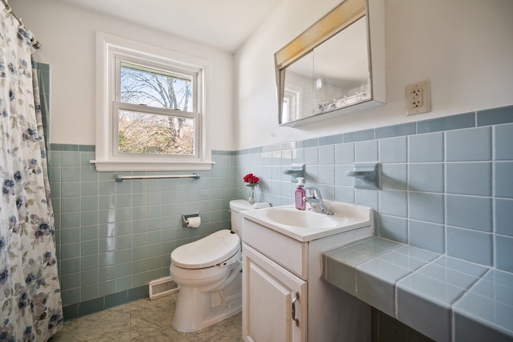 42 Sundin Road Weymouth, MA 02188 - Photo 13 of 20 Gallery Image 13