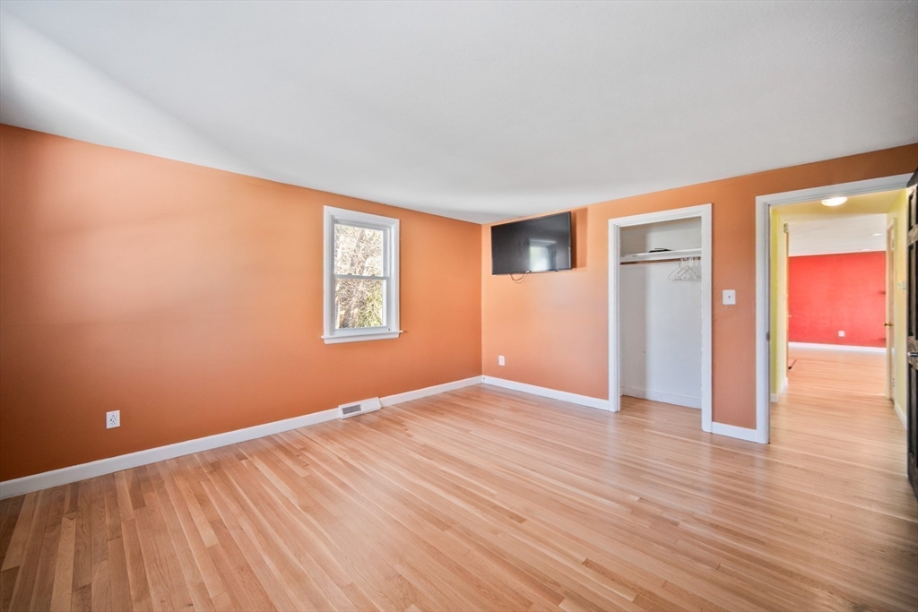 42 Sundin Road Weymouth, MA 02188 - Photo 9 of 20 Gallery Image 9