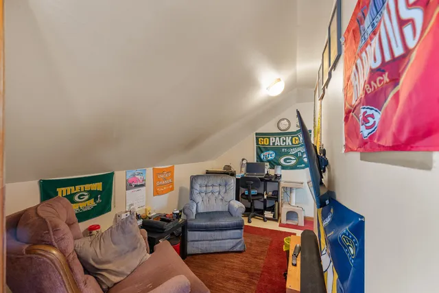 $175,000 | 947 Broadmoore Drive, Unit 1702, Hartford, WI 53027