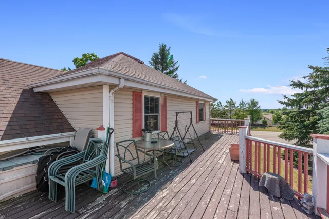 $175,000 | 947 Broadmoore Drive, Unit 1702, Hartford, WI 53027