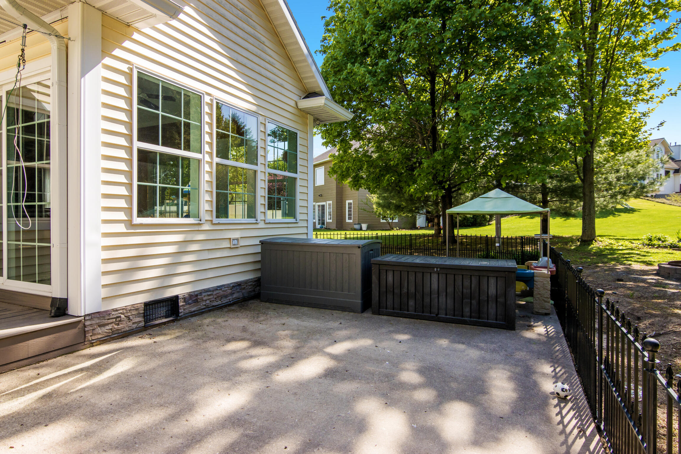3846 Stone Ridge Drive Traverse City, MI 49684 - Photo 51 of 58 56-Scene-56