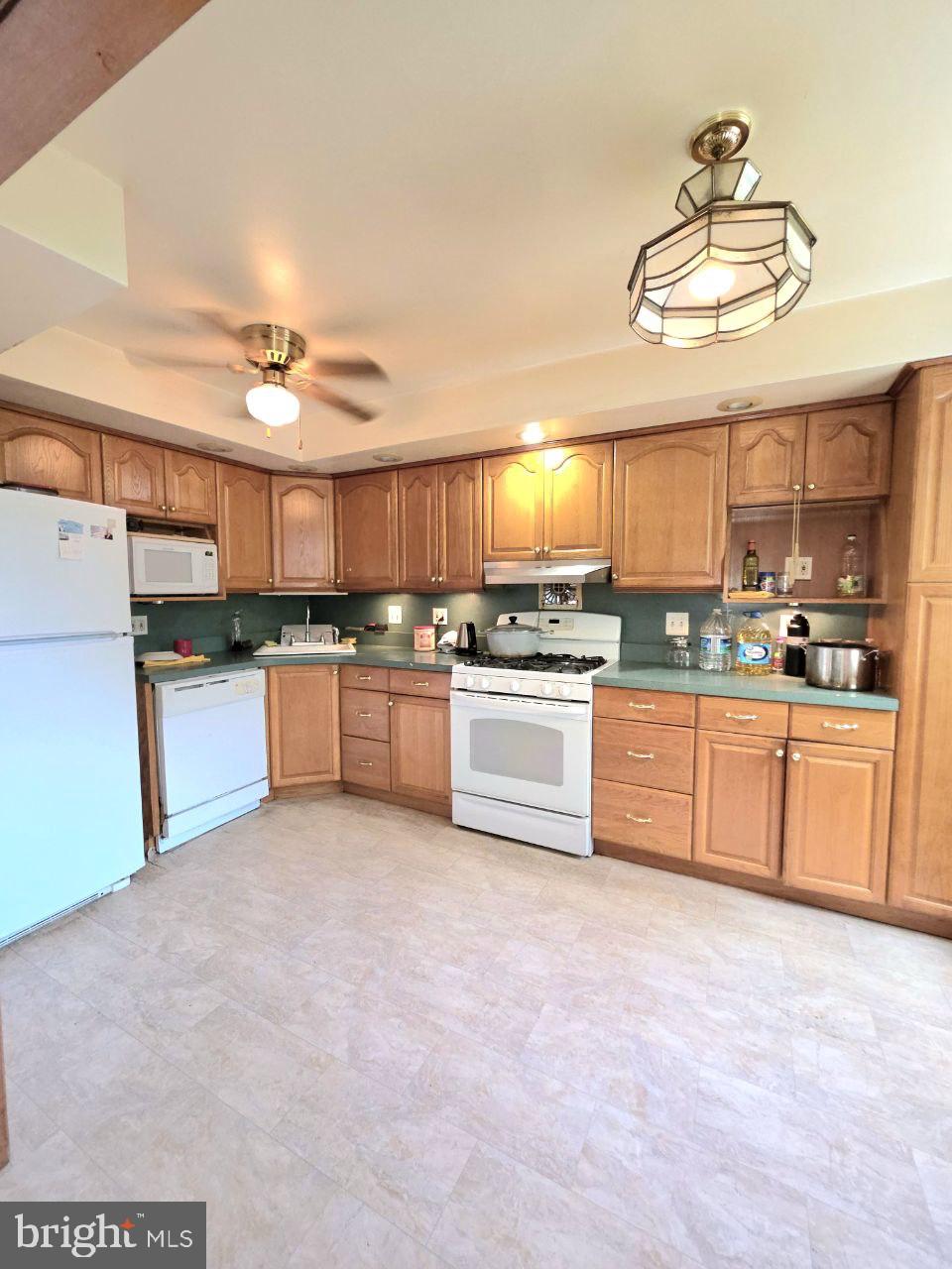 11719 Denman Road Philadelphia, PA 19154 - Photo 3 of 14 Gallery Image 3