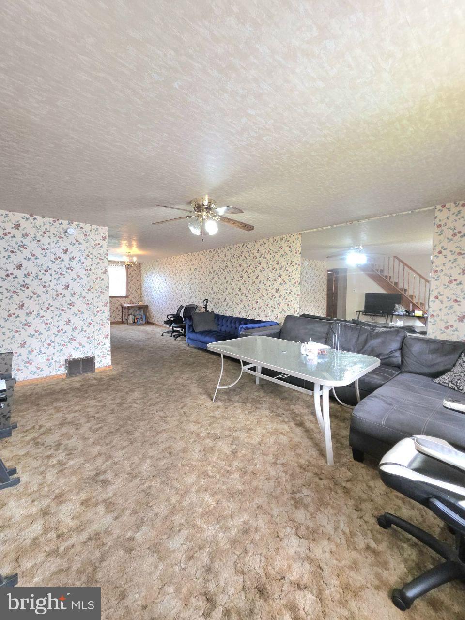 11719 Denman Road Philadelphia, PA 19154 - Photo 4 of 14 Gallery Image 4