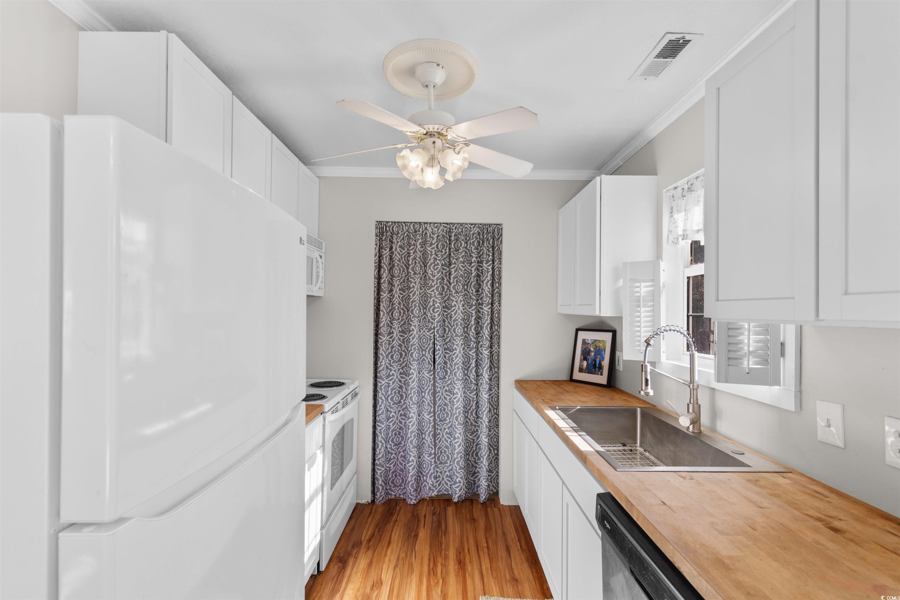 384 2nd Avenue South Murrells Inlet, SC 29576 - Photo 11 of 37