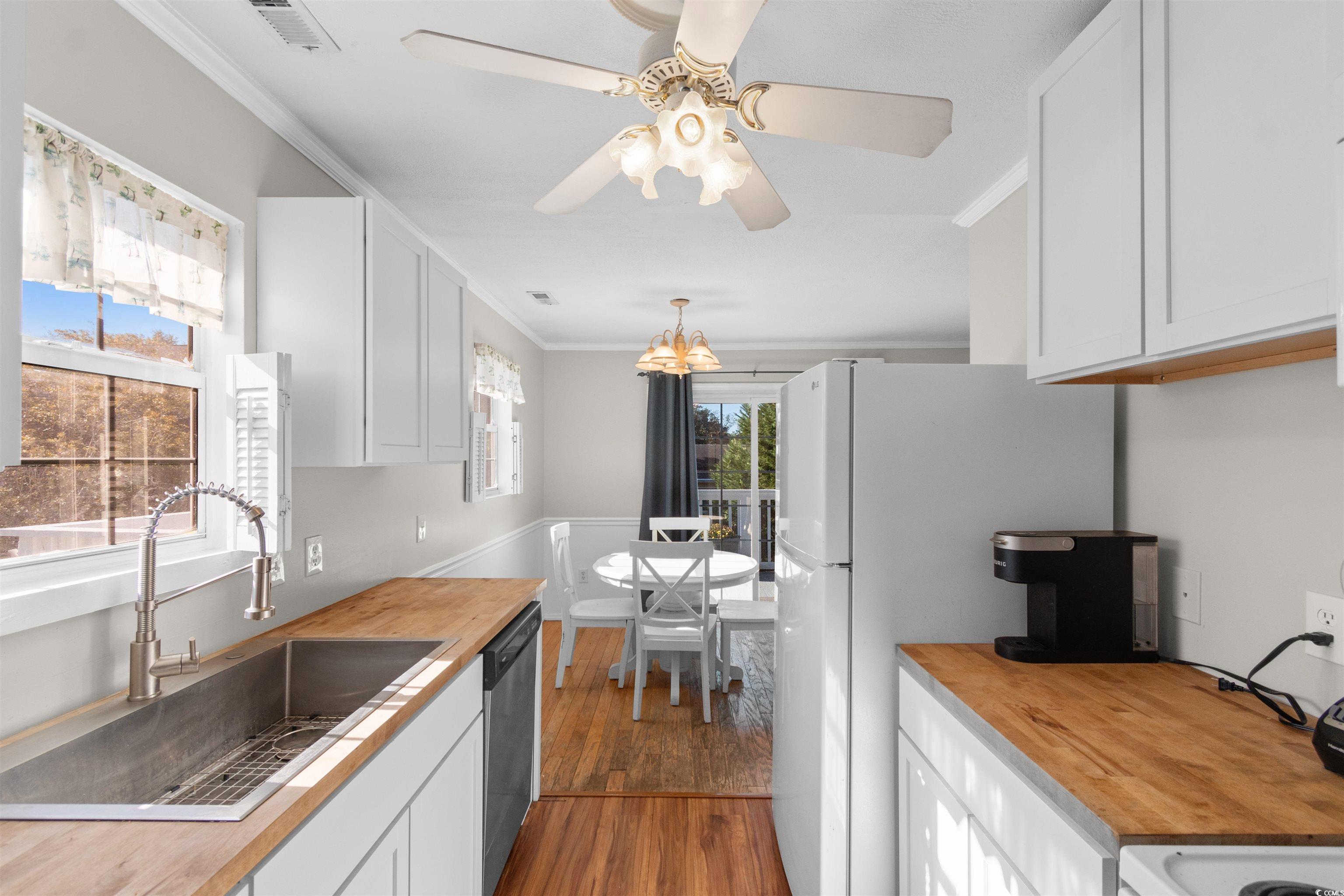 384 2nd Avenue South Murrells Inlet, SC 29576 - Photo 14 of 37