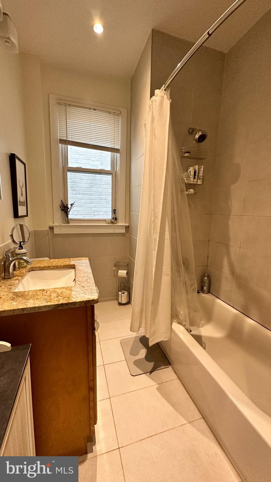 217 Morgan Street Northwest, Unit B Washington, DC 20001 - Photo 8 of 19 Updated Full Bathroom