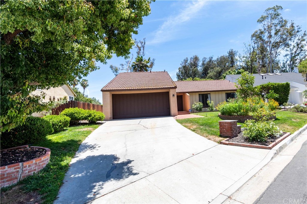 29951 Cactus Place Temecula, CA 92592 - Photo 3 of 53