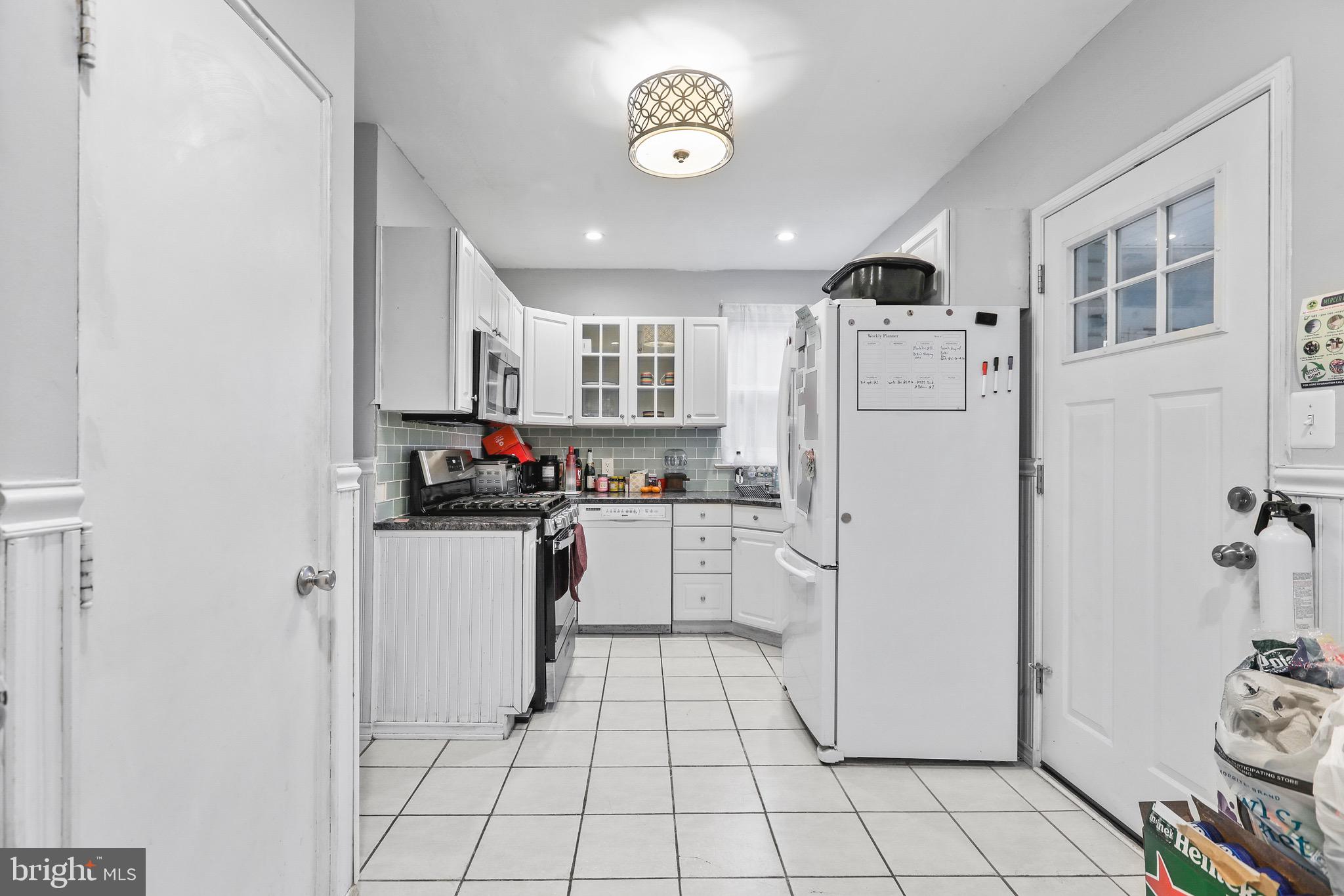 154 Sheridan Road Hamilton, NJ 08619 - Photo 7 of 20