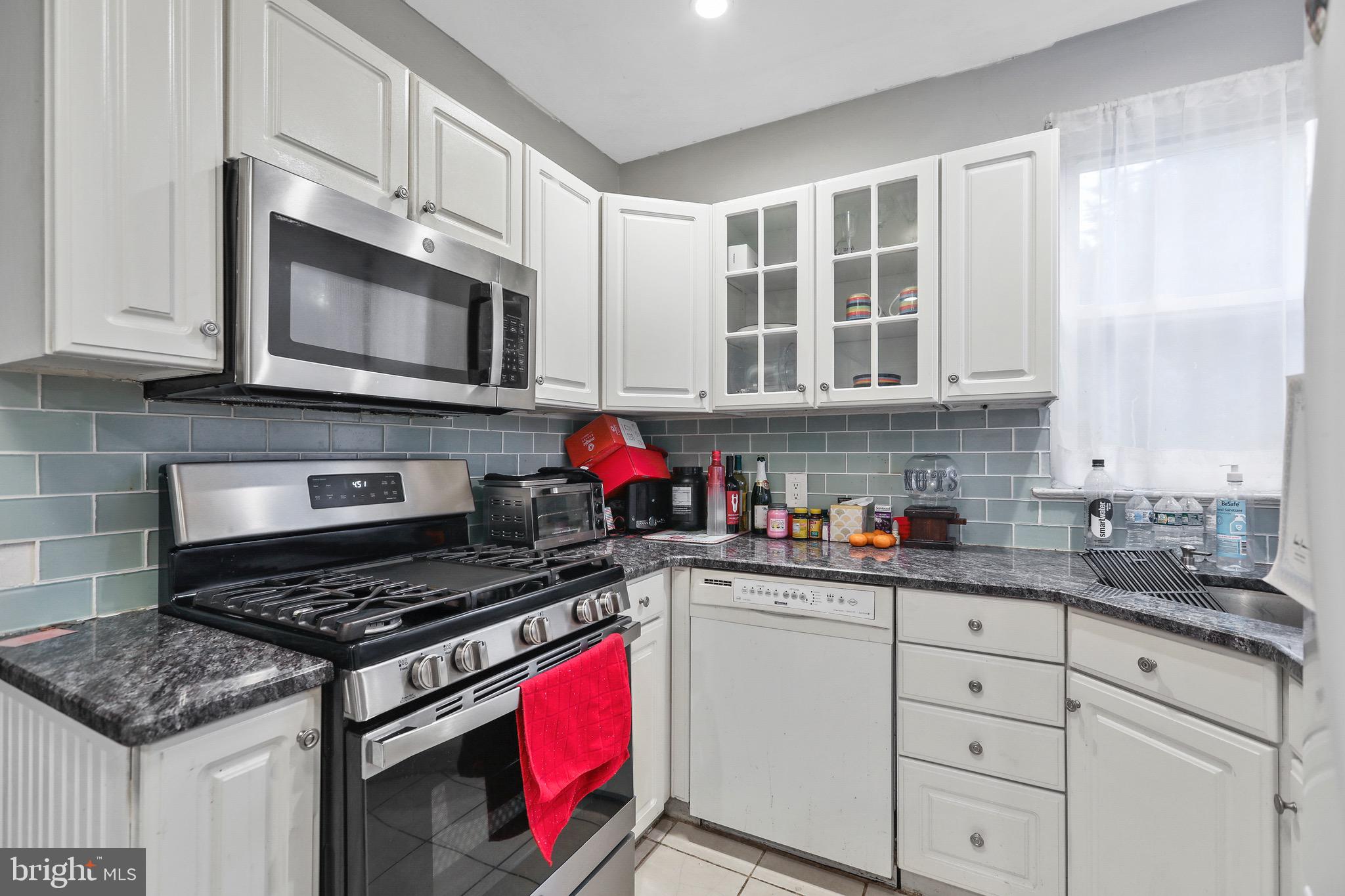154 Sheridan Road Hamilton, NJ 08619 - Photo 8 of 20