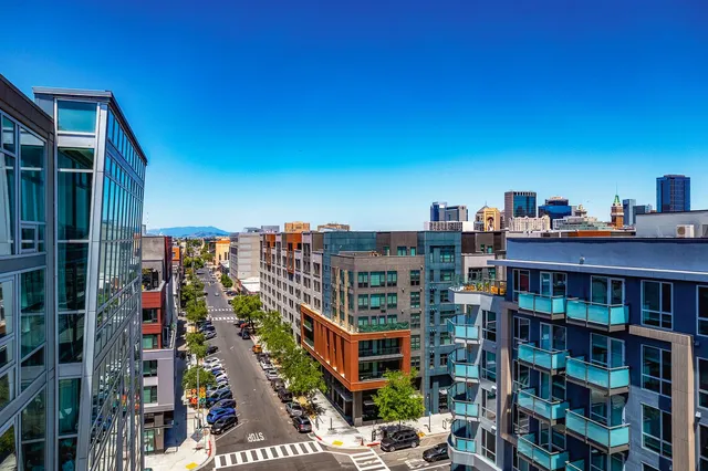 $685,000 | 311 Oak Street, Unit PH4, Oakland, CA 94607