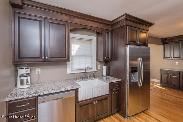 223 Ridgeway Avenue Louisville, KY 40207 - Photo 10 of 30 010