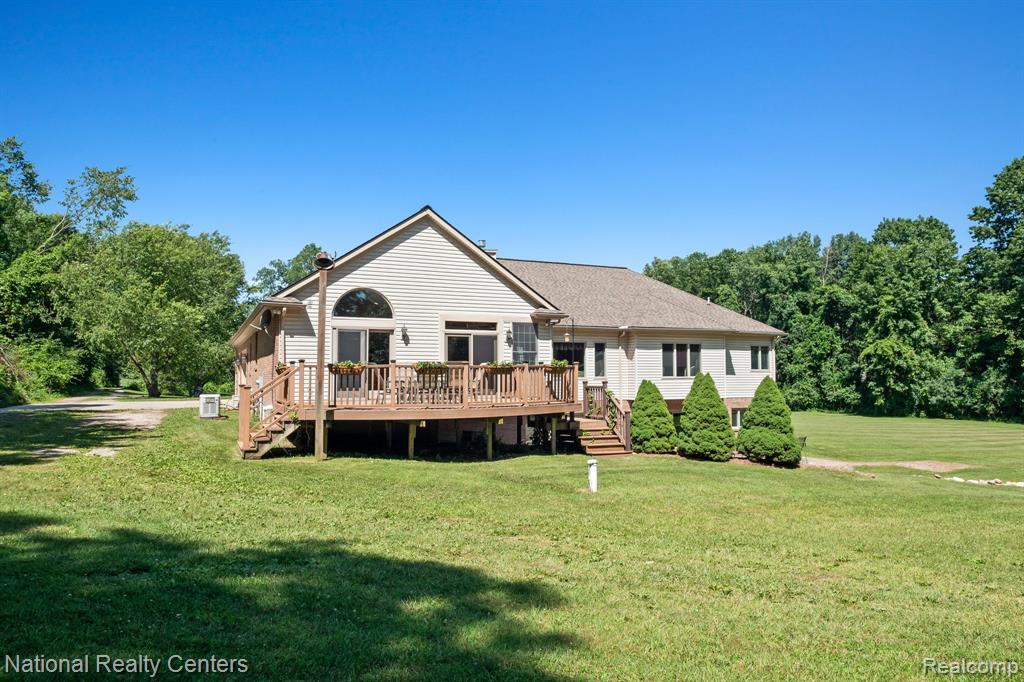 10180 Hadley Road Clarkston, MI 48348 - Photo 47 of 54