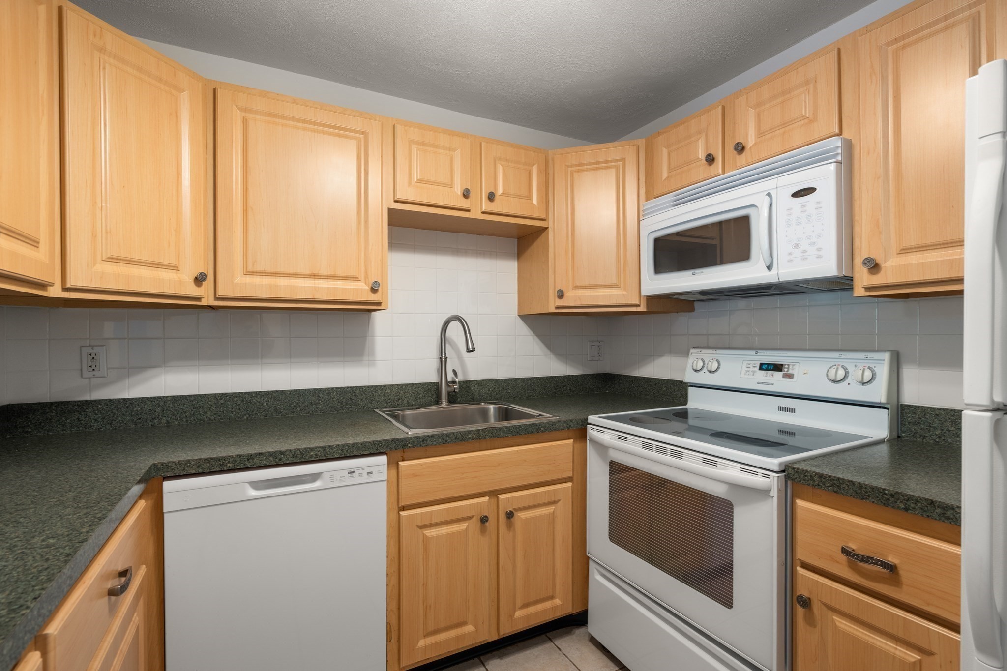 34 Hamilton Road, Unit 404 Arlington, MA 02474 - Photo 12 of 30 Gallery Image 12