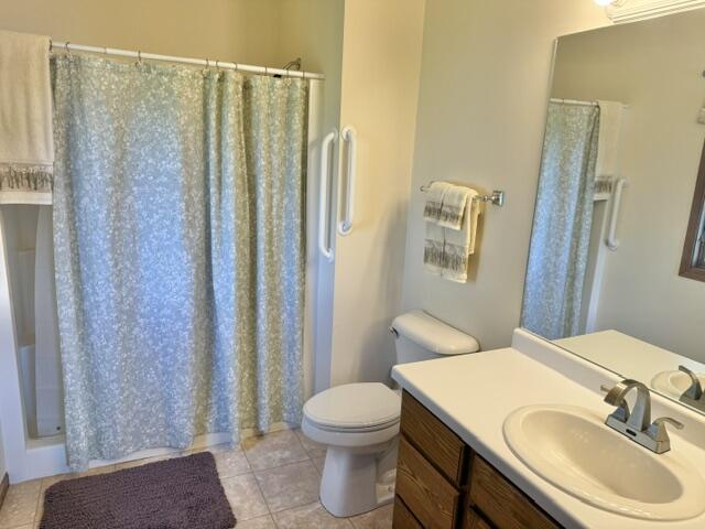 400 South Rice Street, Unit 2 Whitewater, WI 53190 - Photo 18 of 27 PRIMARY BATHROOM