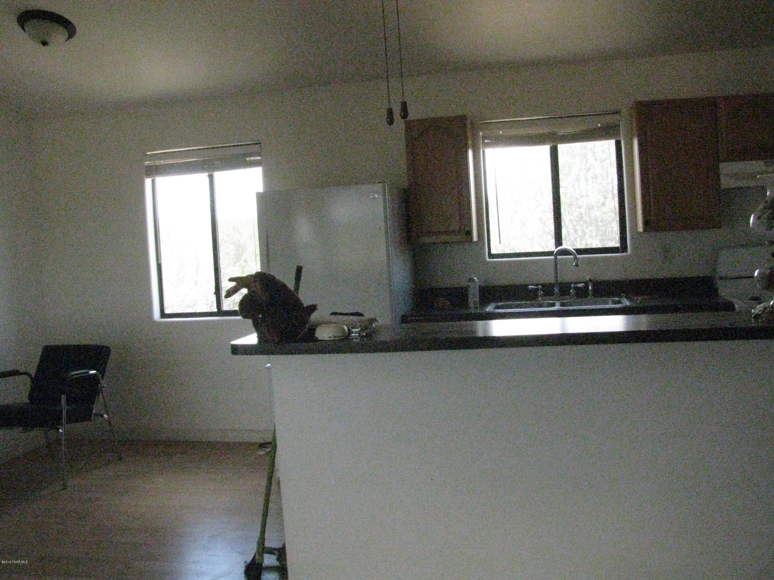 281 Bullock Road Ash Fork, AZ 86320 - Photo 19 of 34 Apt kitchen