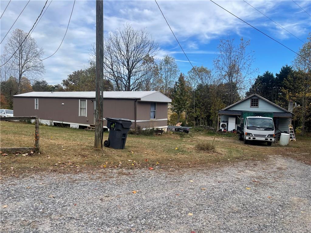 5445 Congo Road Wilkesboro, NC 28697 - Photo 2 of 11