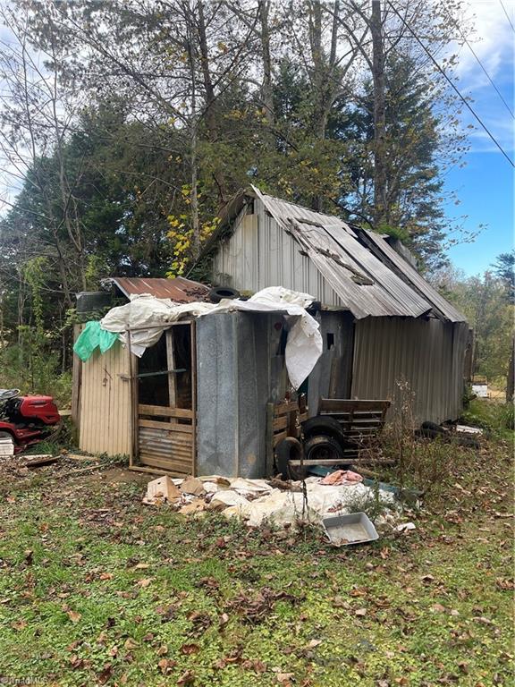 5445 Congo Road Wilkesboro, NC 28697 - Photo 6 of 11