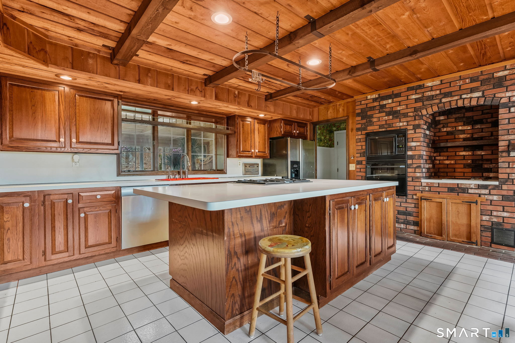 250 Tanglewood Road Stratford, CT 06614 - Photo 18 of 35