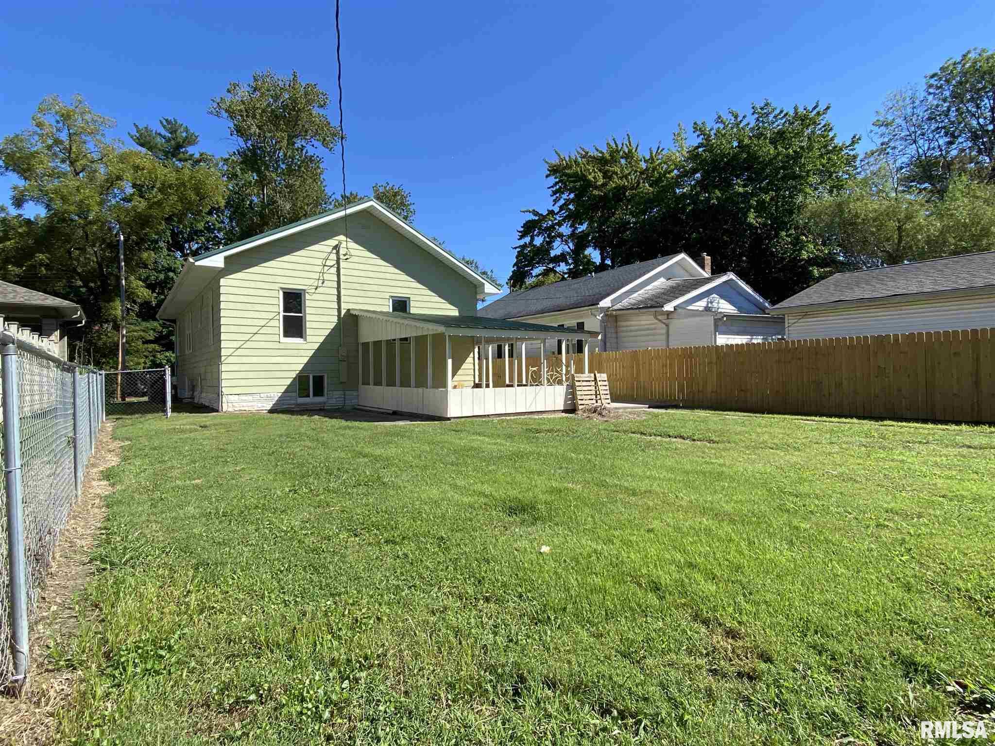402 West Reed Street Benton, IL 62812 - Photo 2 of 36