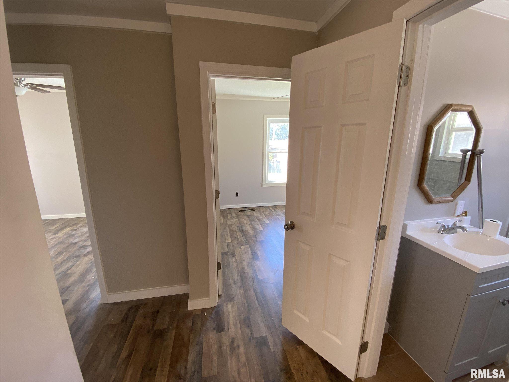 402 West Reed Street Benton, IL 62812 - Photo 19 of 36