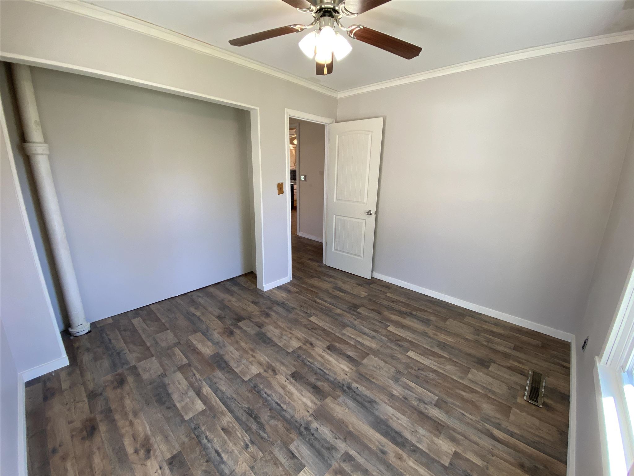 402 West Reed Street Benton, IL 62812 - Photo 21 of 36