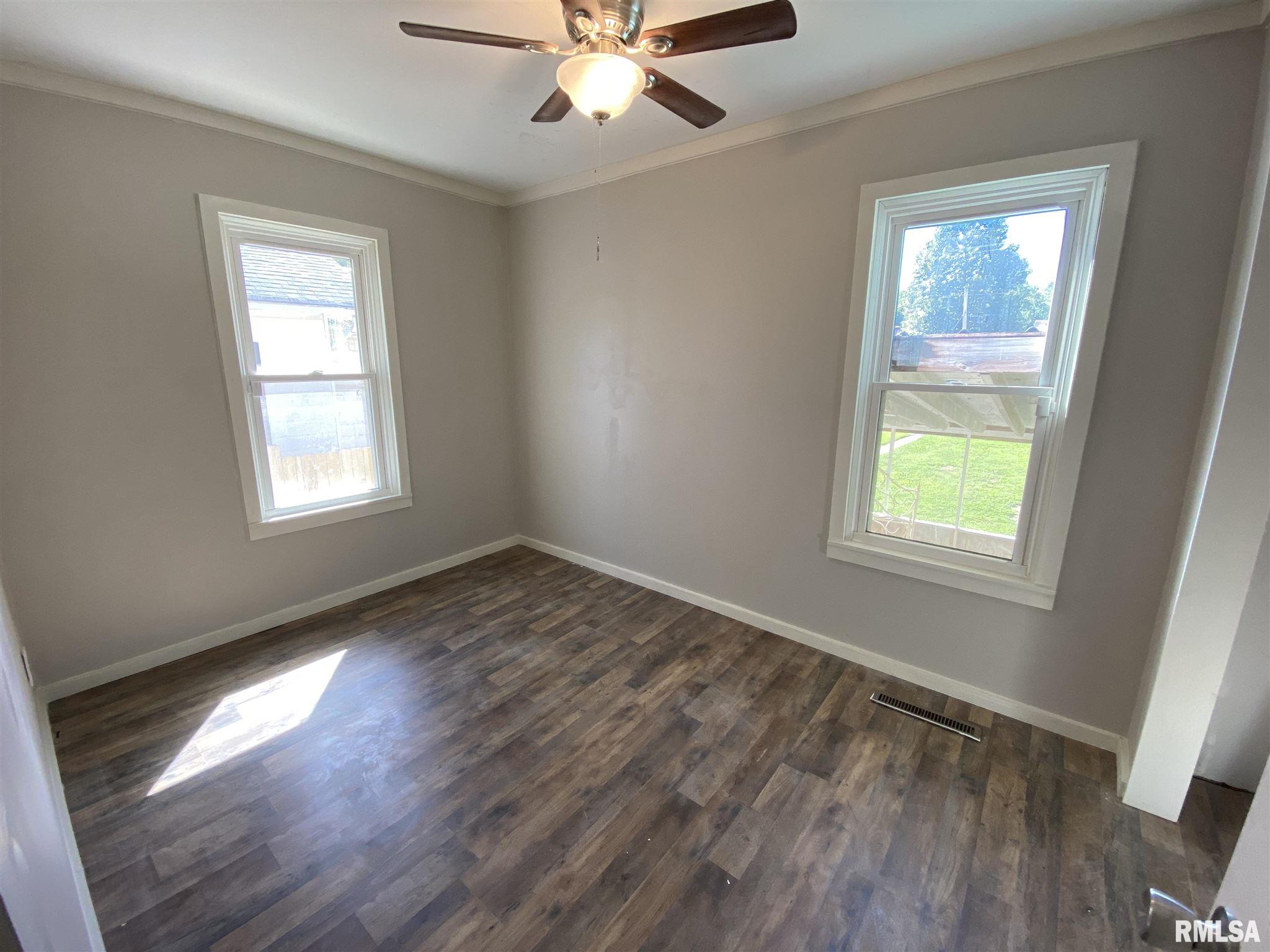 402 West Reed Street Benton, IL 62812 - Photo 23 of 36