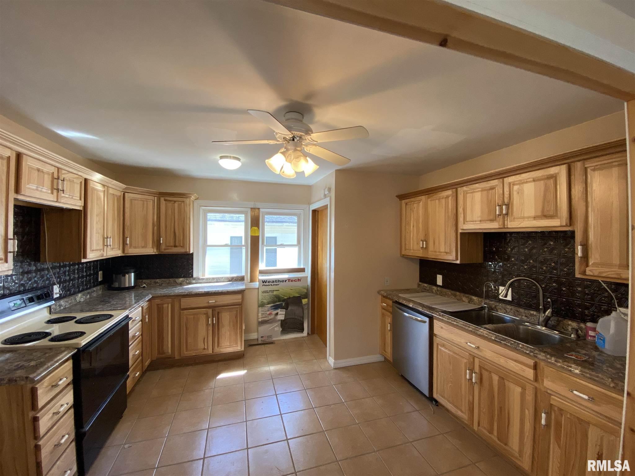 402 West Reed Street Benton, IL 62812 - Photo 25 of 36